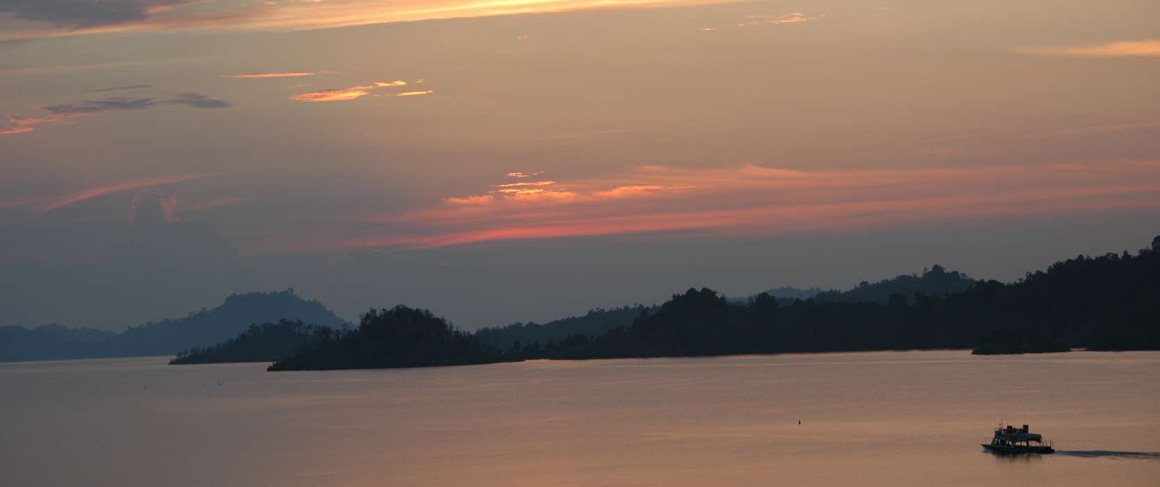 coucher de soleil à Batang Ai