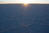 le reflet du soleil sur les cristaux de sel