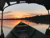 un coucher de soleil depuis notre pirogue