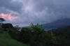 vue sur le Volcan Arenal depuis l'hôtel 'Cabinas El Castillo Dorado' à El Castillo