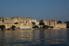 vue du palais depuis le lac Pichola