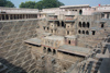 Chand Baori d'Abhaneri, un immense et magnifique puit