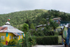 le village est isolé dans la montagne