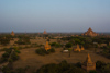 la multitude de temples au soleil couchant