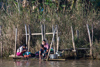 la lessive au bord du lac Inle