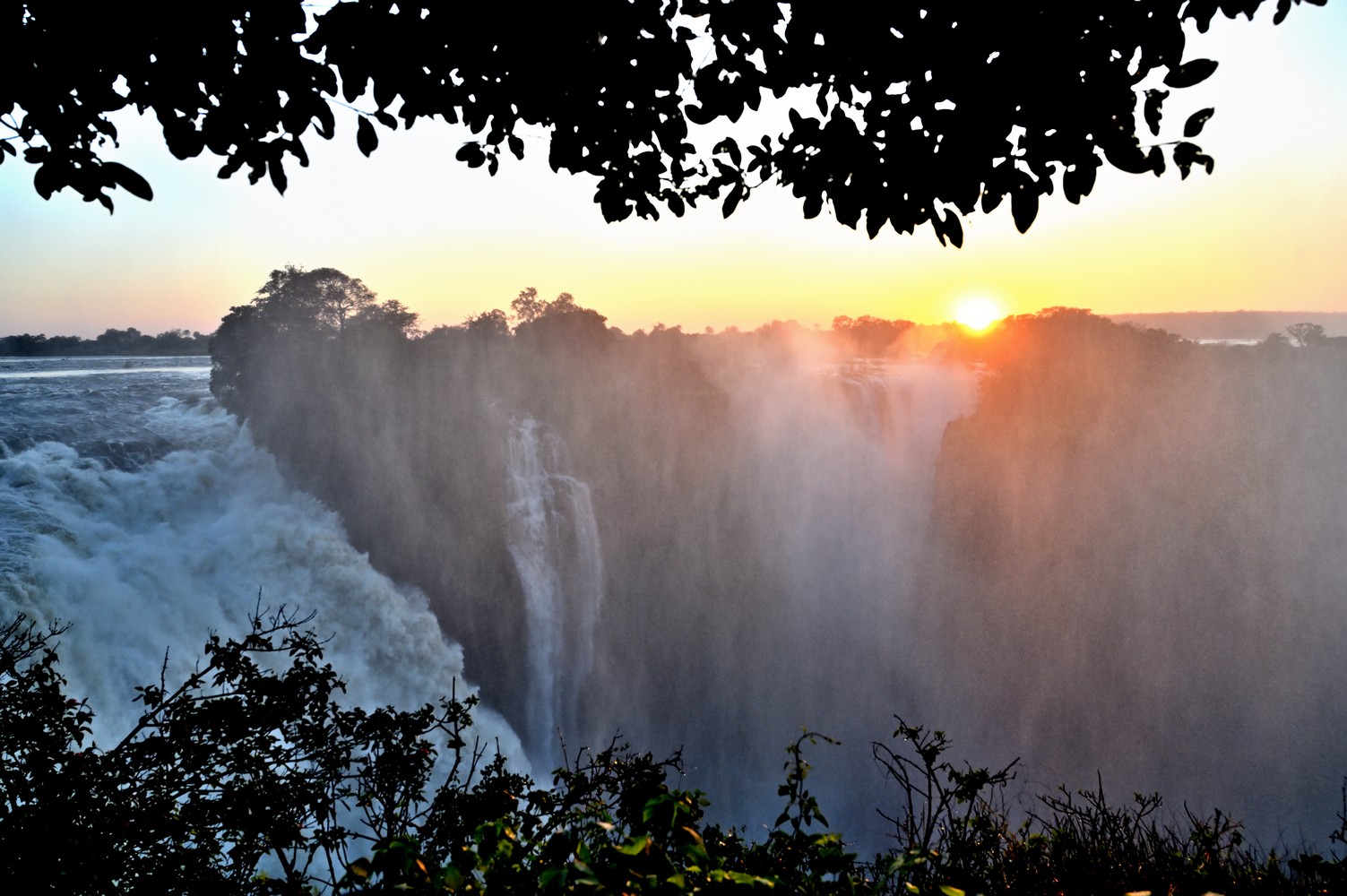les chutes Victoria au Zimbabwe