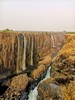 moins d'eau car c'est la saison sèche, il faut imaginer les chutes pendant la saison des pluies