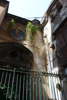 une vieille église à l'abandon